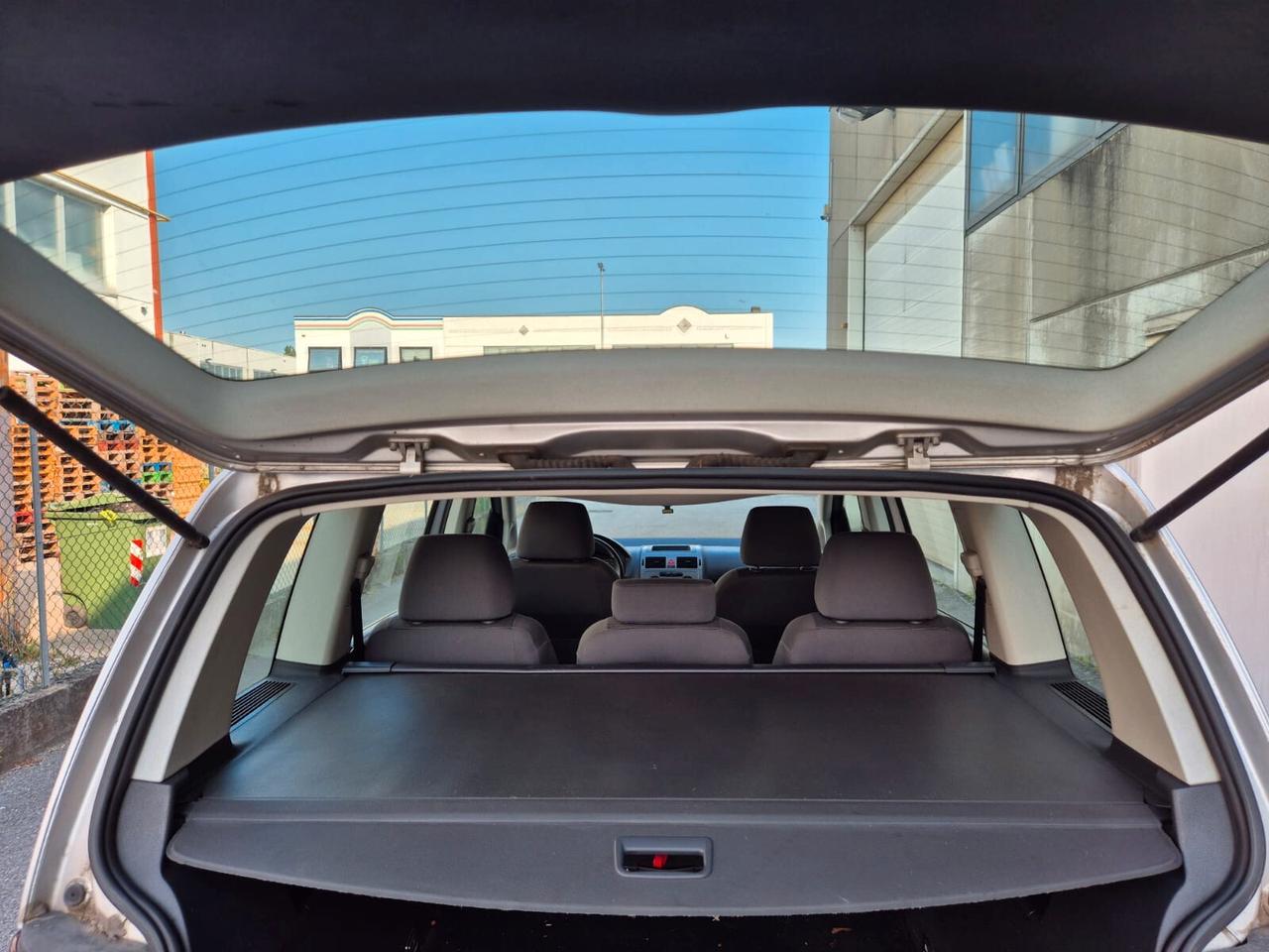 Volkswagen Touran 2.0 Highline 140