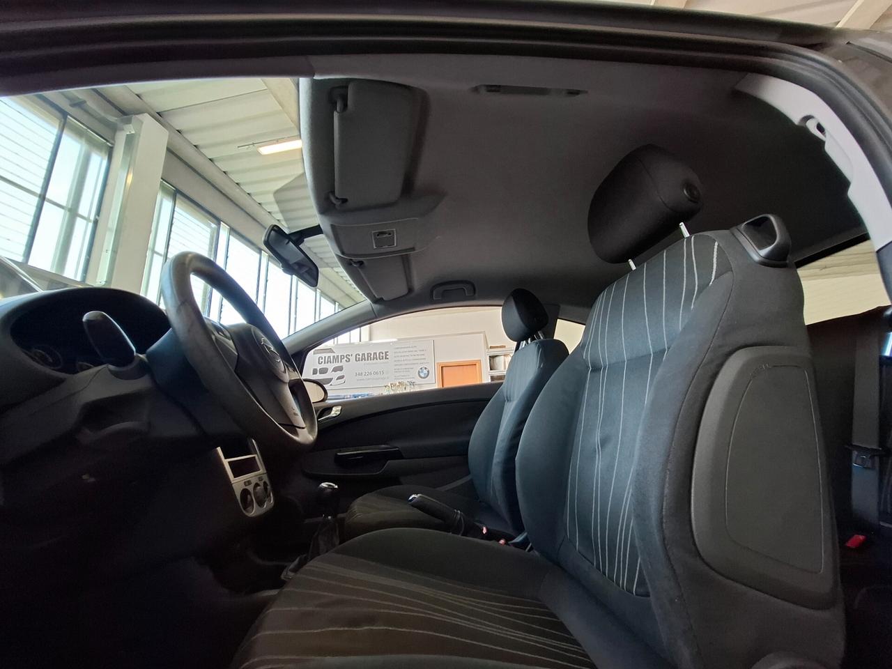 Opel Corsa 1.2 3 porte Sport