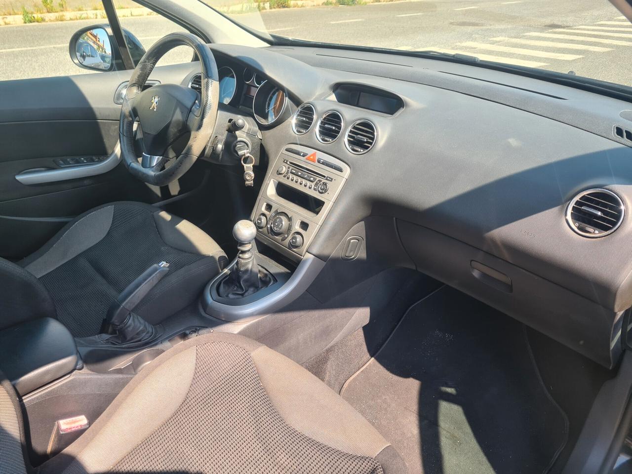 Peugeot 308 1.6 HDi 110CV 5p. Féline (6 Marce)