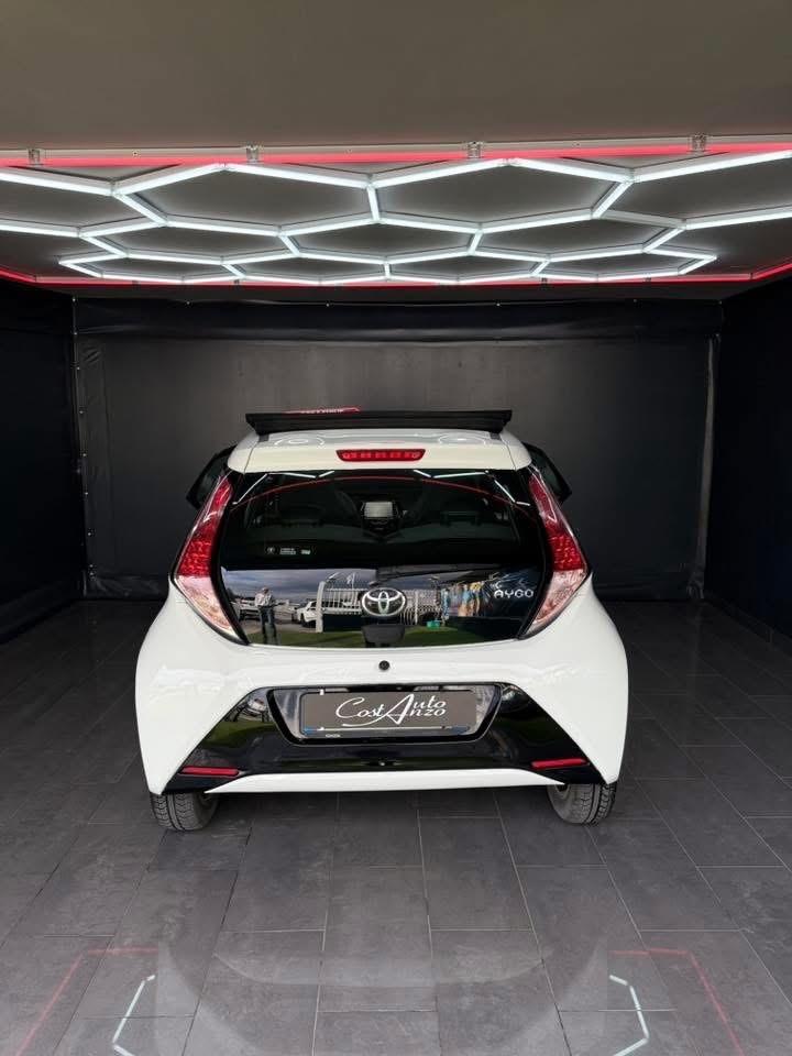 Toyota Aygo 1.0 Benzina CABRIO x-wave 2015