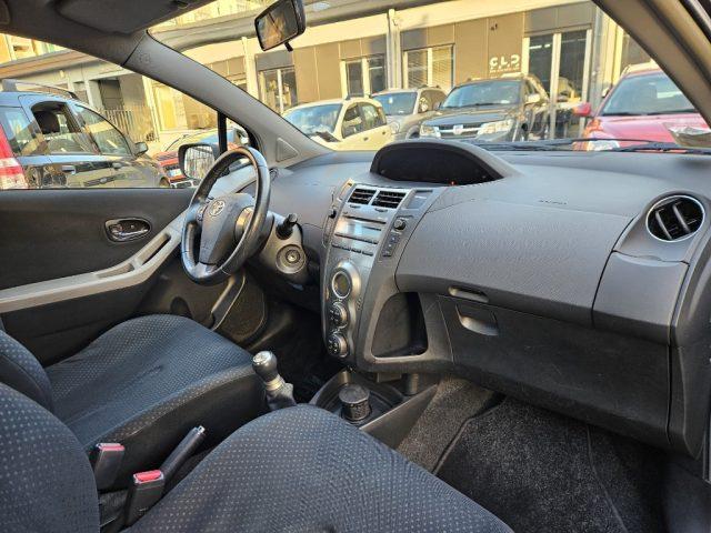 TOYOTA Yaris 1.0 5 porte