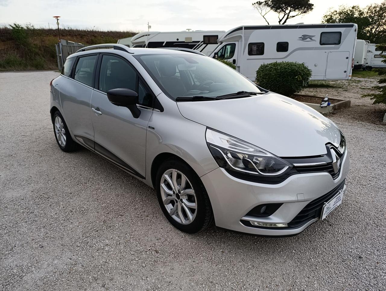 Renault Clio Sporter 1.5 dci Moschino Life 90cv edc