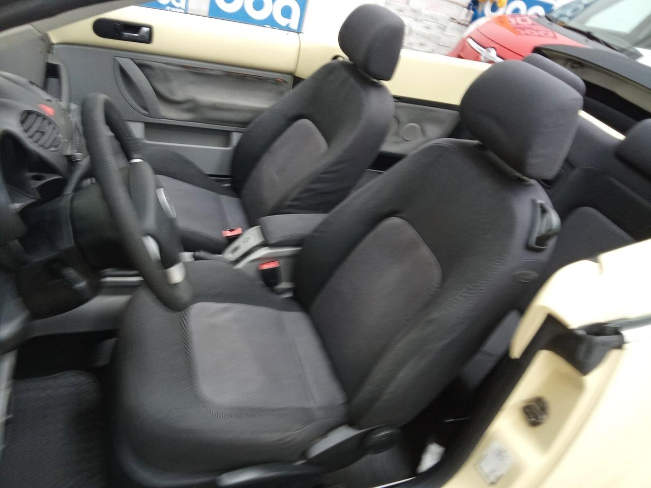 Volkswagen New Beetle 1.4 16V Cabrio