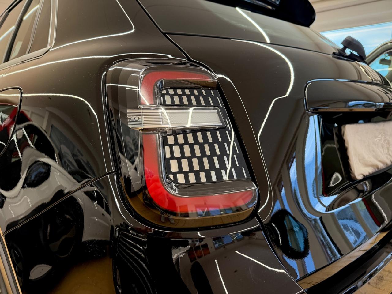 Fiat 600 Hybrid 100 CV DCT MHEV La Prima FULL