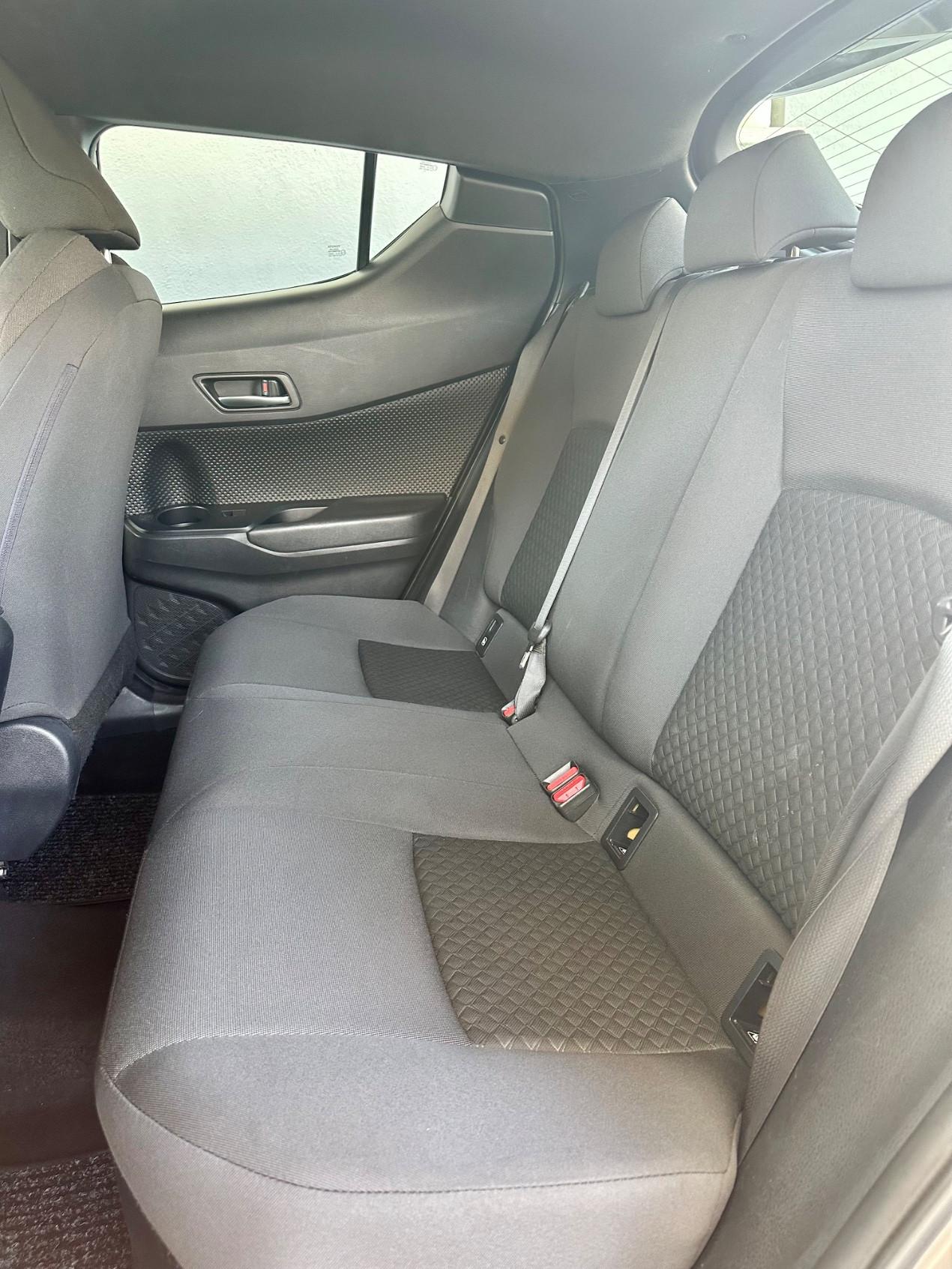 Toyota C-HR 1.8h Business e-cvt