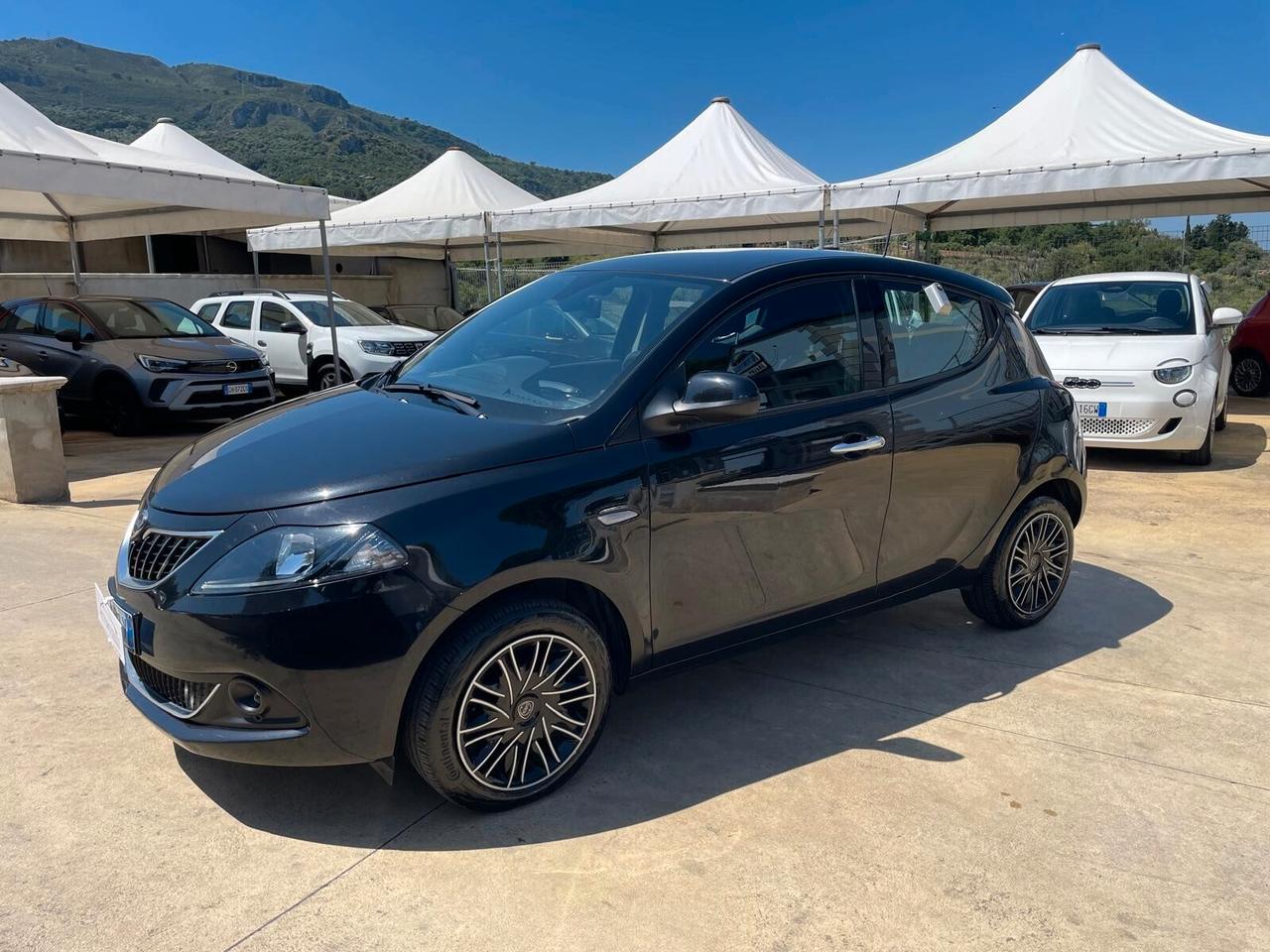 Lancia Ypsilon 1.0 FireFly S&S Hybrid Gold