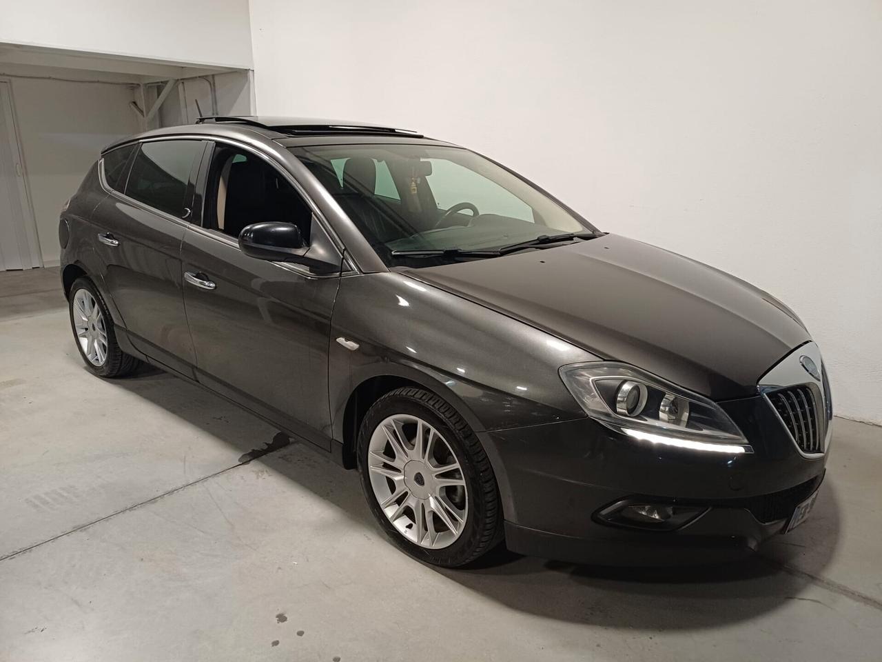 Lancia Delta 1.6 MJT DPF Platino TETTO