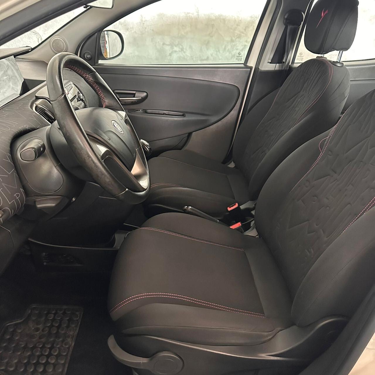 Lancia Ypsilon 1.2 69 CV 5 porte S&S Gold