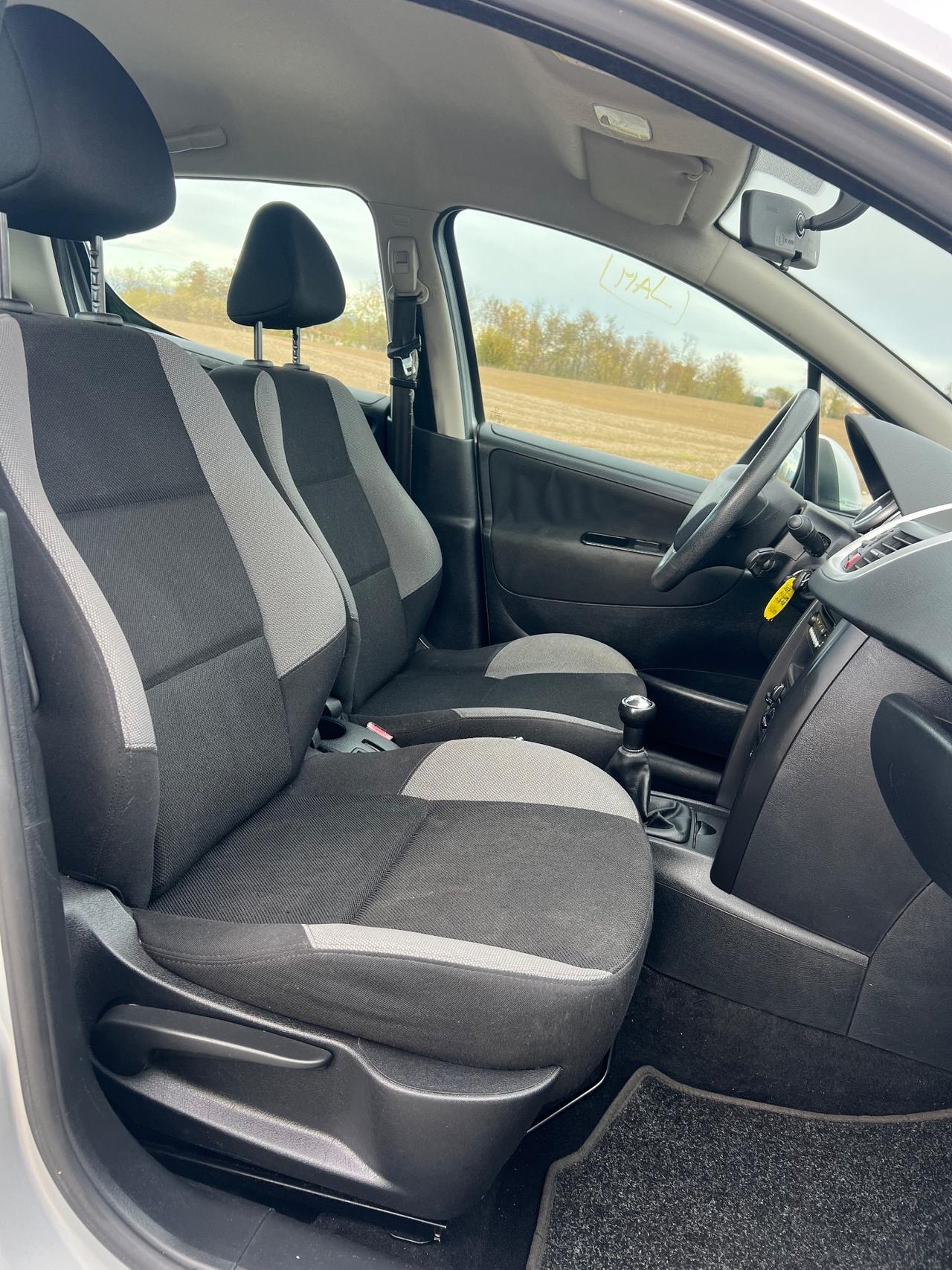 Peugeot 207 1.4 8V 75CV 5p. Energie