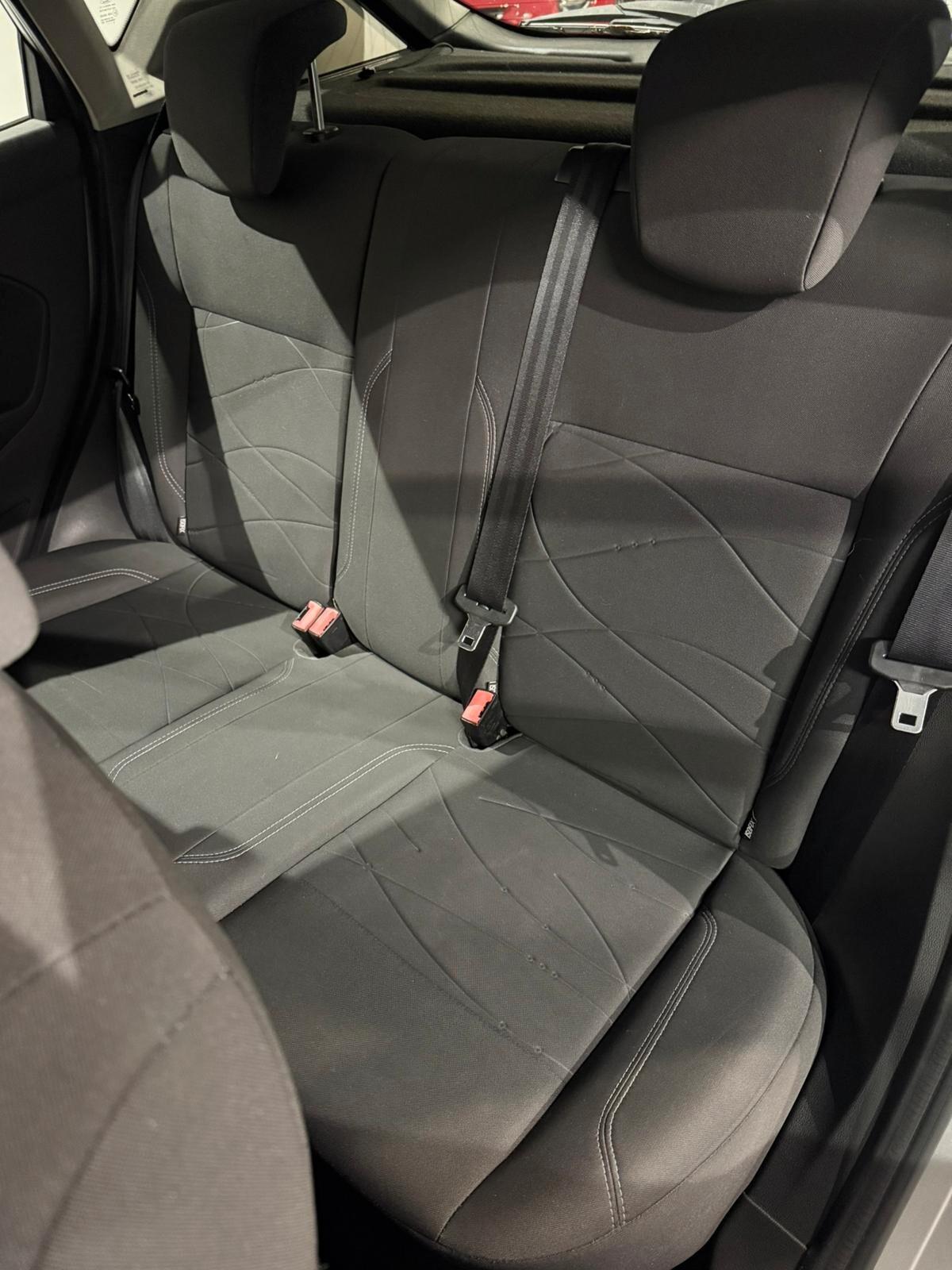 Ford Fiesta 1.5 TDCi 75CV - GARANZIA - NEOPATENTATI