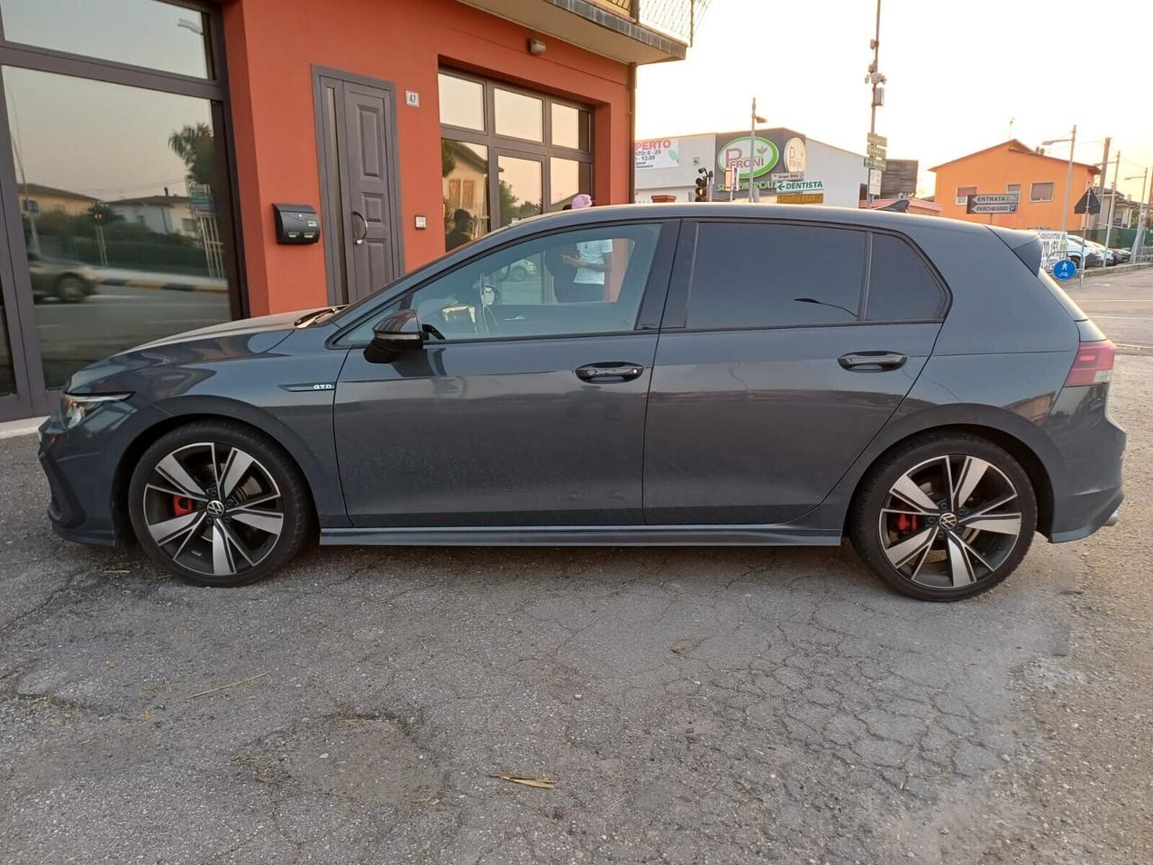 Volkswagen Golf 8 2.0 TDI 200 cv GTD DSG