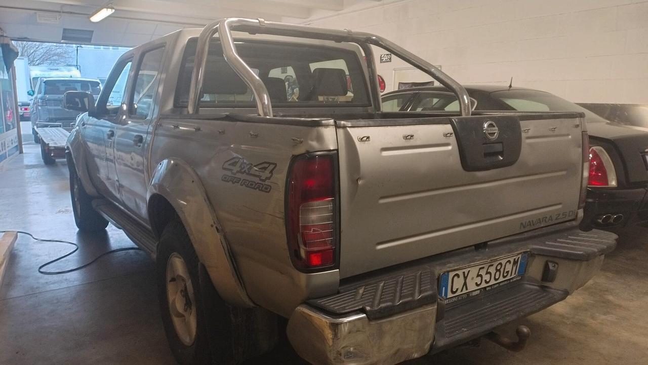 Nissan Pick Up Pick-up 2.5 TD 4 porte Double Cab Navara