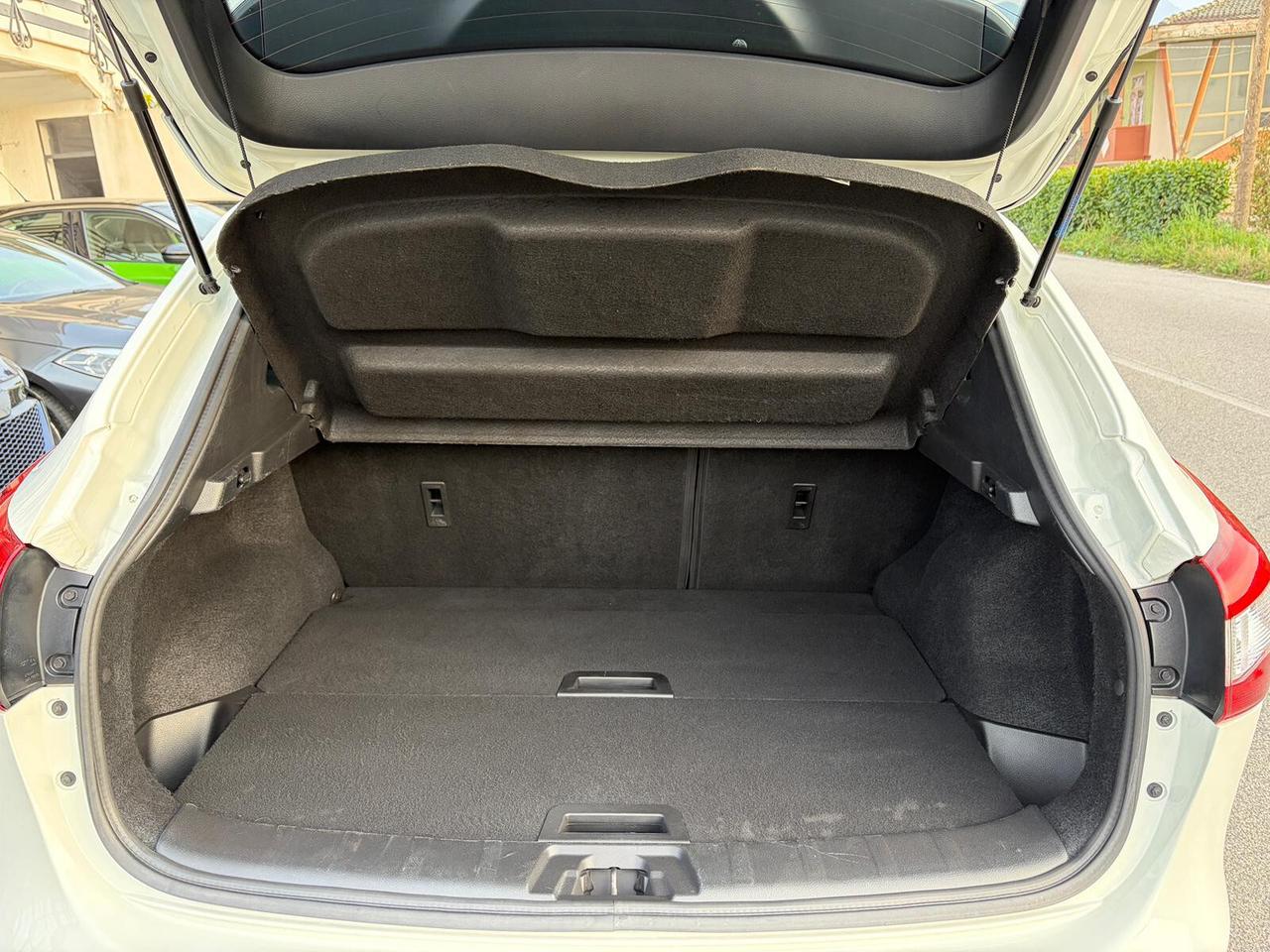 Nissan Qashqai 1.5 dCi 110cv tetto Tekna 360°