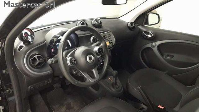 SMART ForFour NEOPATENTATI Forfour eq Passion my19 TG : FZ017HK