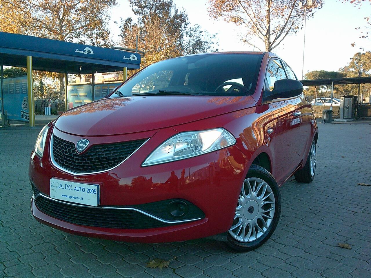 Lancia Ypsilon 1.2 69 CV 5 porte Silver