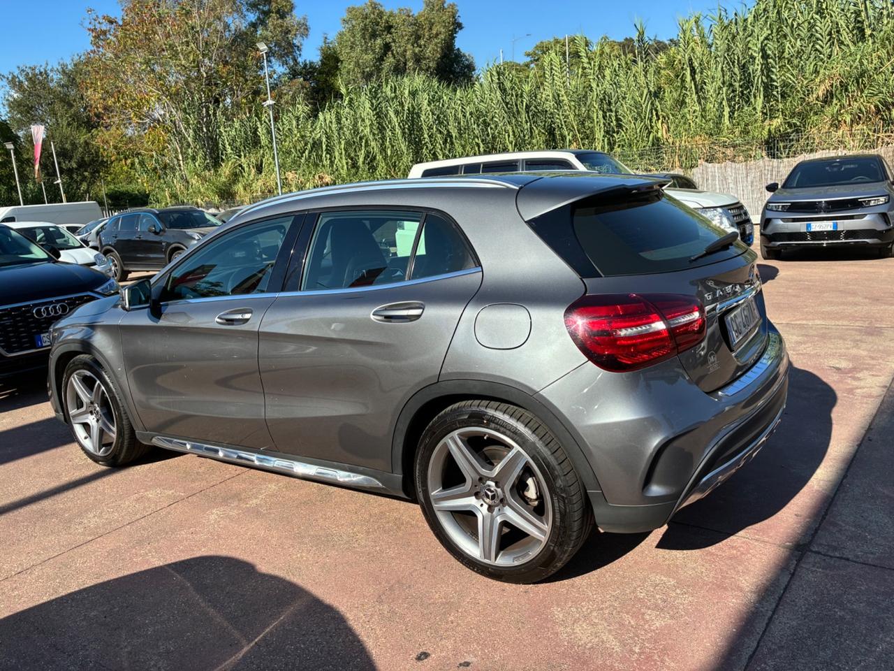 Mercedes-benz GLA 180 200 Premium
