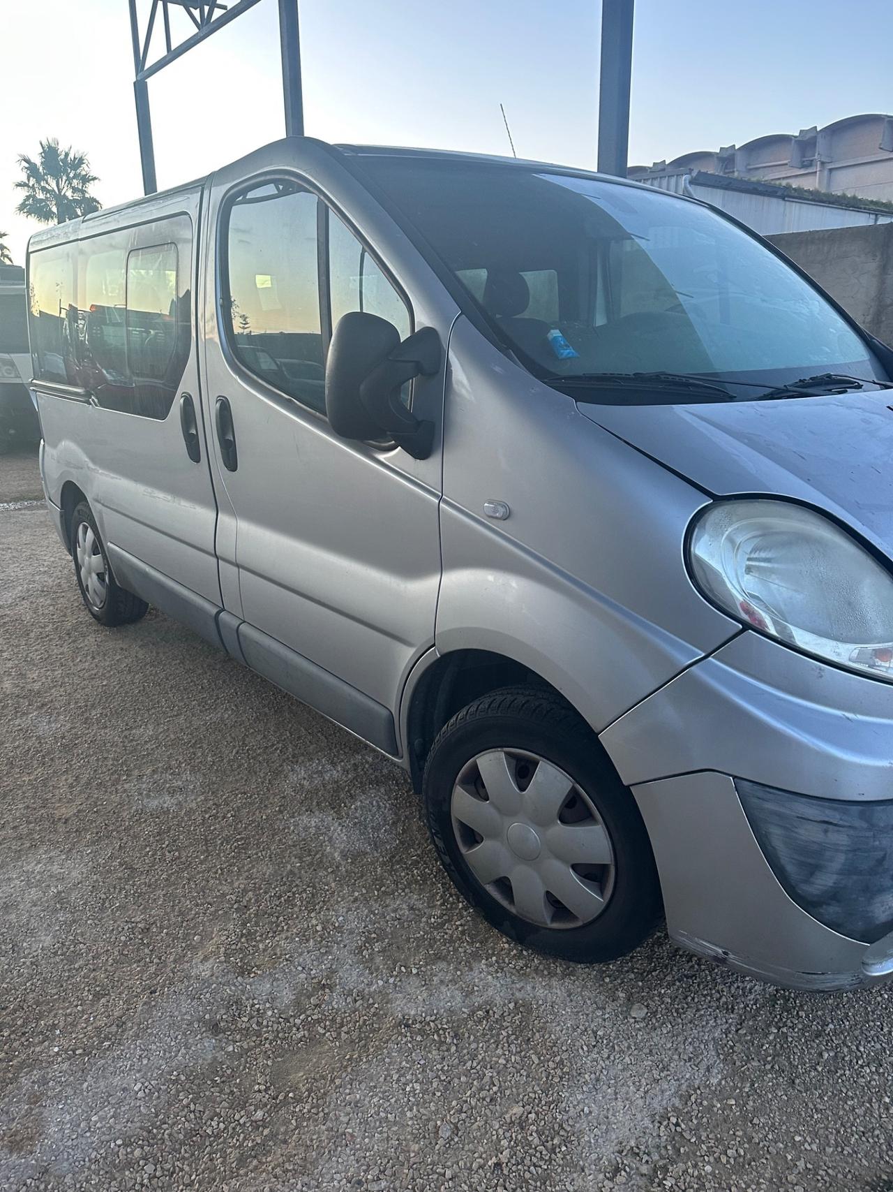 Renault Trafic 9 posti