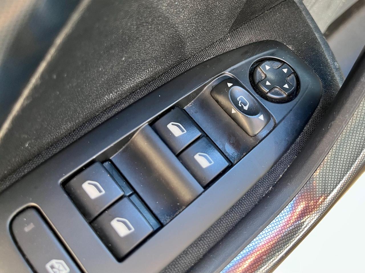 Peugeot 2008 1.6 BlueHDi 100cv Allure 2016