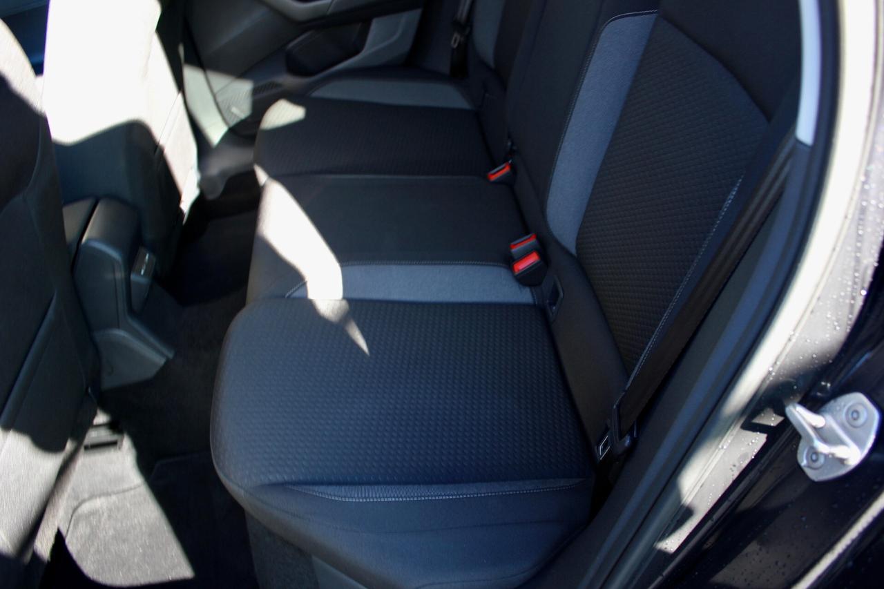 Volkswagen Taigo Life 1.0 TSI 110CV virtual cockpit navy sensori