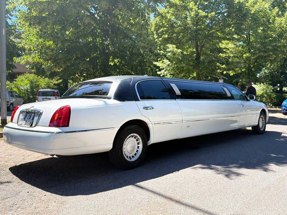 Ford Lincoln Town Car Executive Series