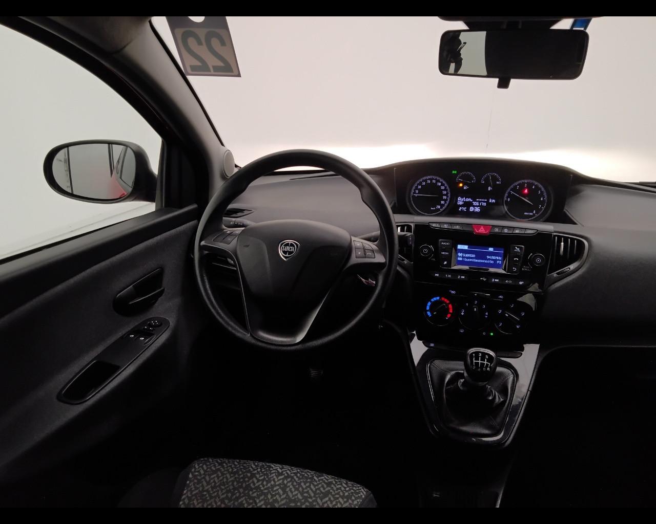 LANCIA Ypsilon III 2015 - Ypsilon 1.0 firefly hybrid Silver s&s 70cv