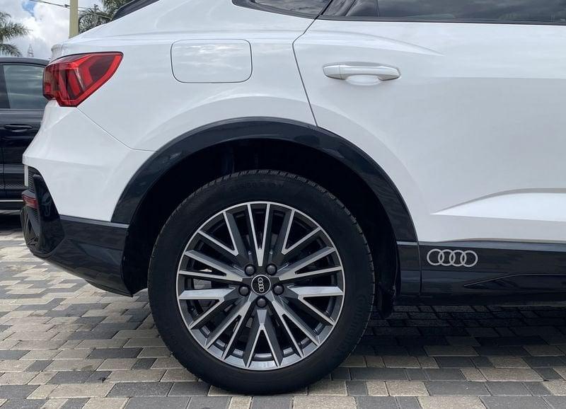 Audi Q3 SPB S Line interno ed esterno 2.0 TDI 200CV S-Tronic quattro 40