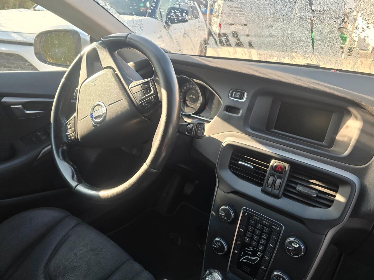 Volvo V40 D2 1.6 R-design Kinetic