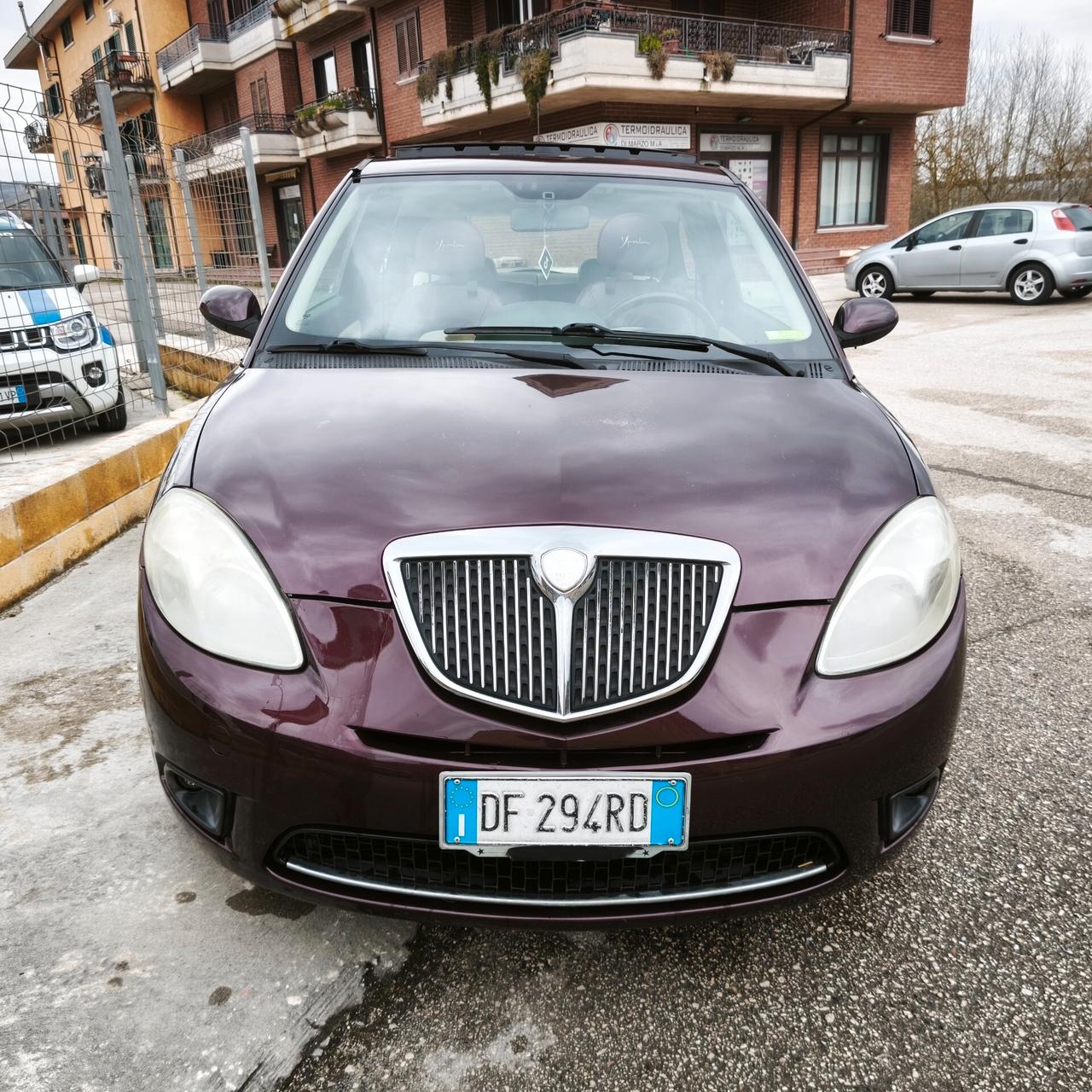 Lancia Ypsilon 1.3 MJT 90 CV Platino