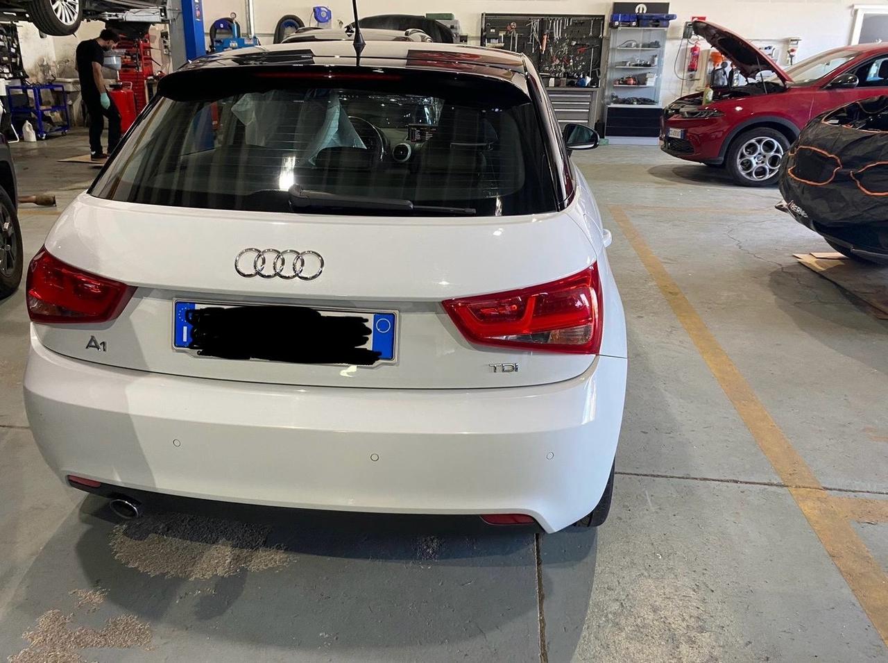 Audi A1 1.6 TDI S line edition plus
