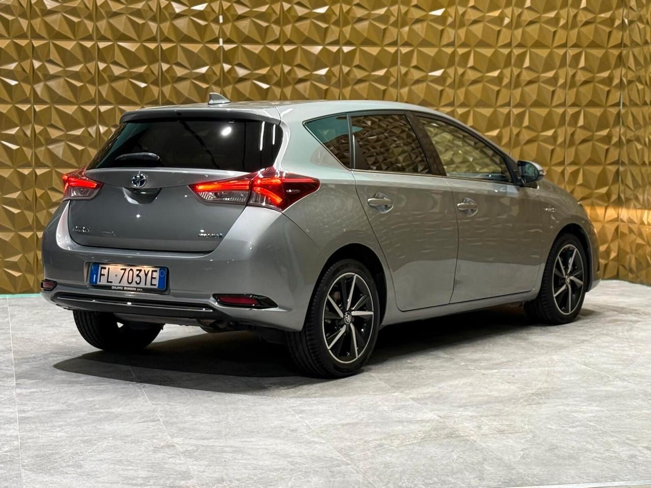 Toyota Auris 1.8 Hybrid Lounge