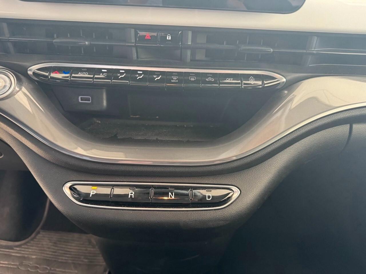 Fiat 500 500e Berlina 42 kWh La Prima