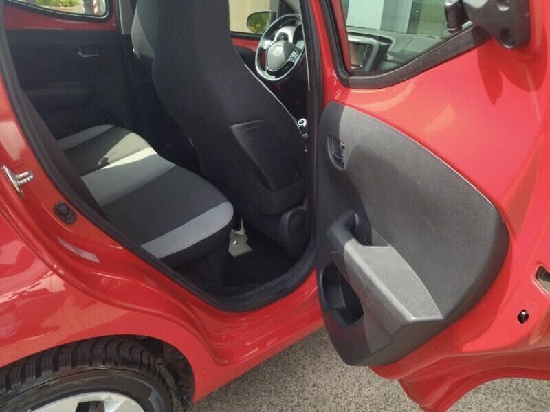 Toyota Aygo 1.0 VVT-i 69 CV 5 porte x-play TSS MMT