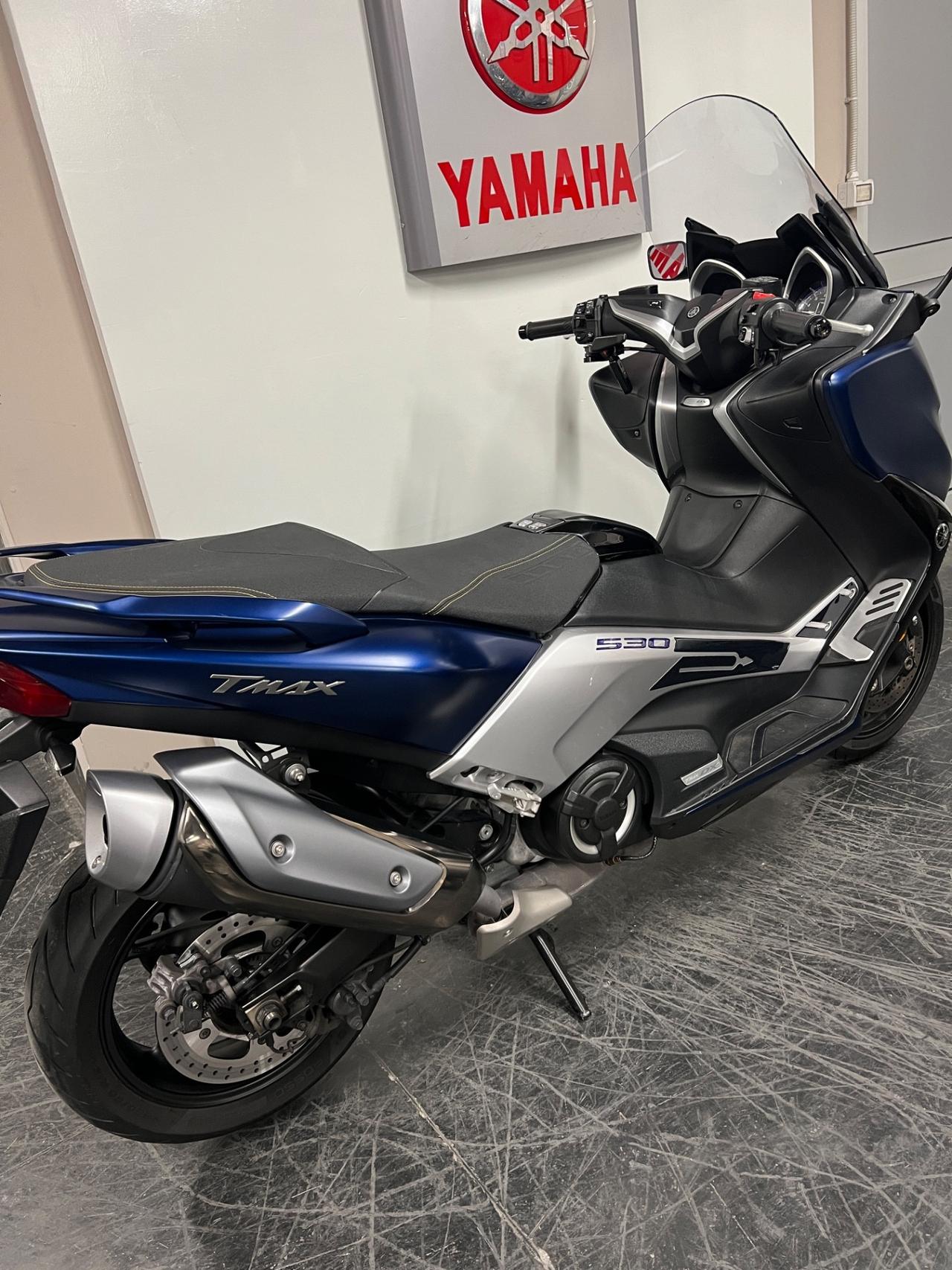 Yamaha TMAX DX