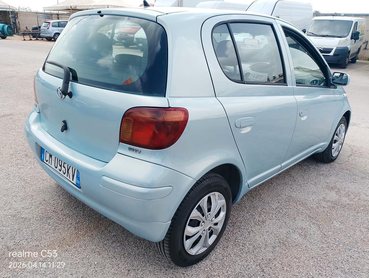 TOYOTA YARIS 1.0 BENZ-2004