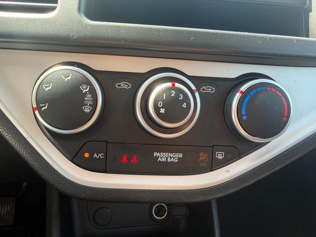 Kia Picanto 1.0 12V 3 porte Urban