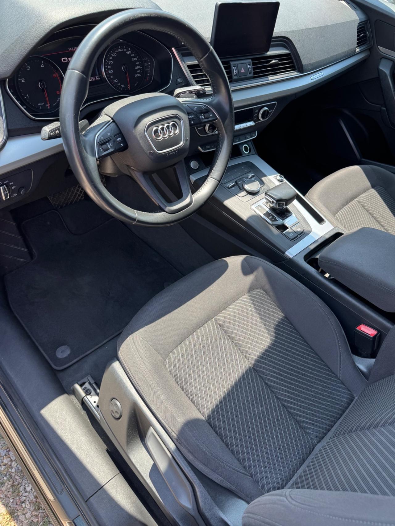 Audi Q5 35 TDI quattro S tronic Business Sport