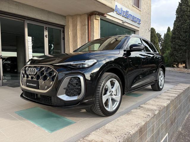 AUDI Q5 2.0 TDI mHEV+ S tronic quattro S line edition.