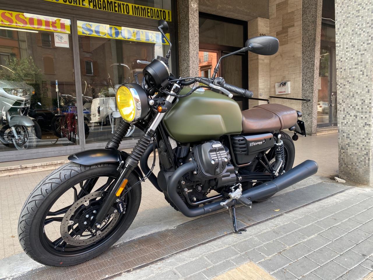 Moto Guzzi V7 III Stone cc 750 anno 2018 km 7000
