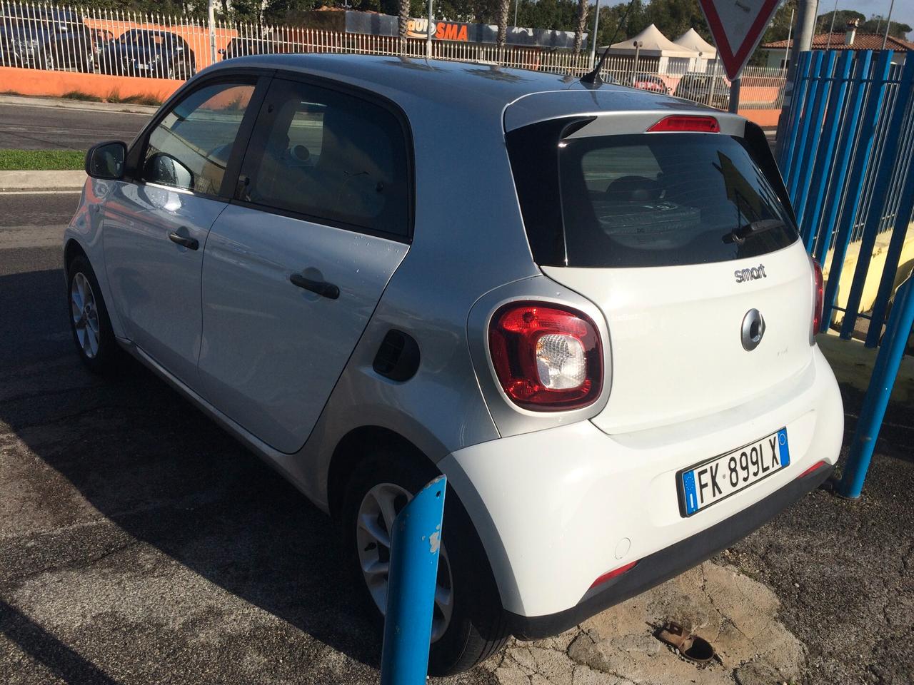 Smart ForFour 70 1.0 twinamic Youngster tagliandata garanzia !