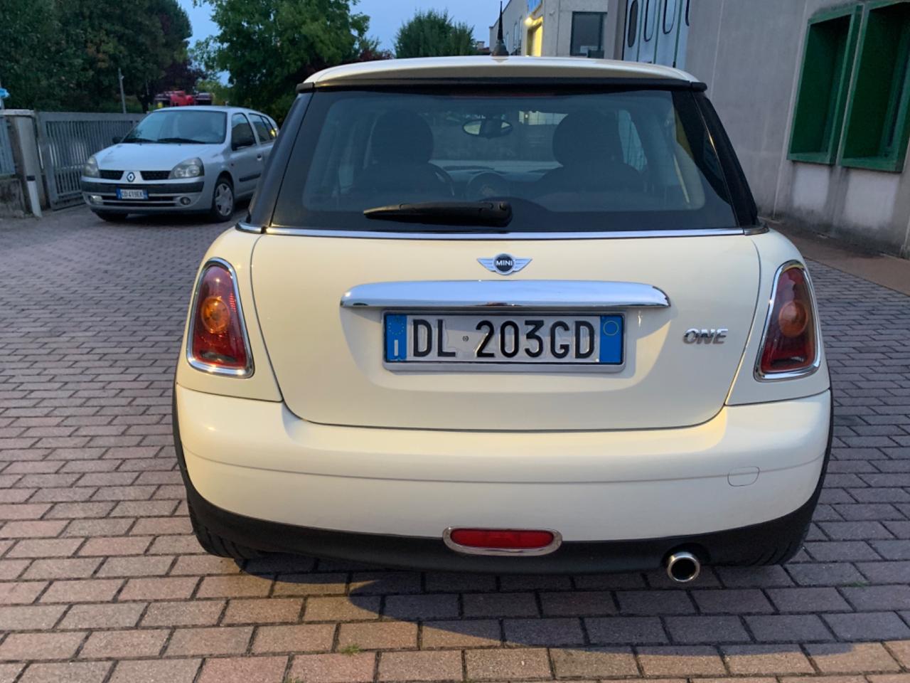 Mini 1.4 16V One Chili