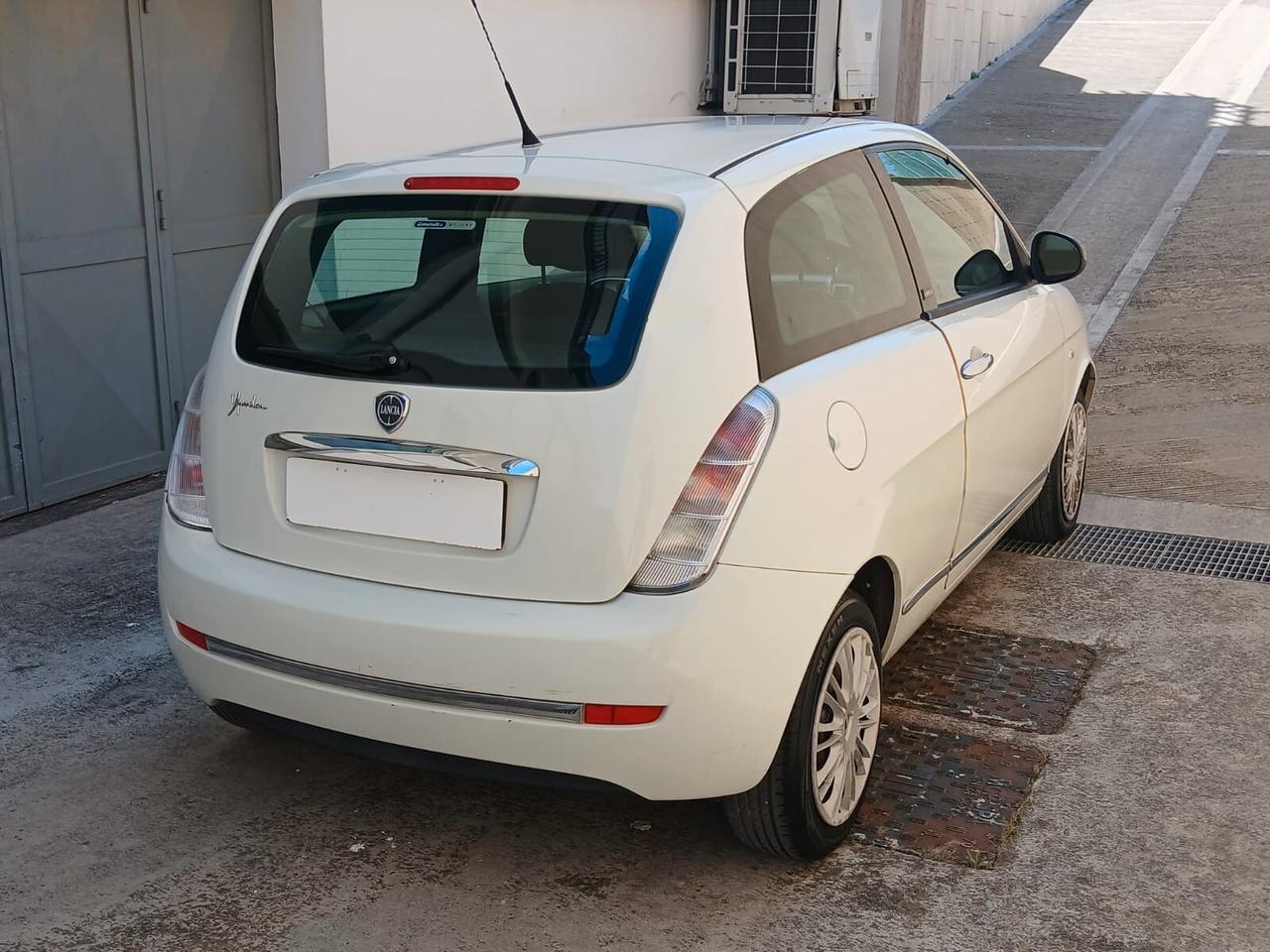 Lancia Ypsilon 1.2 69 CV Unyca