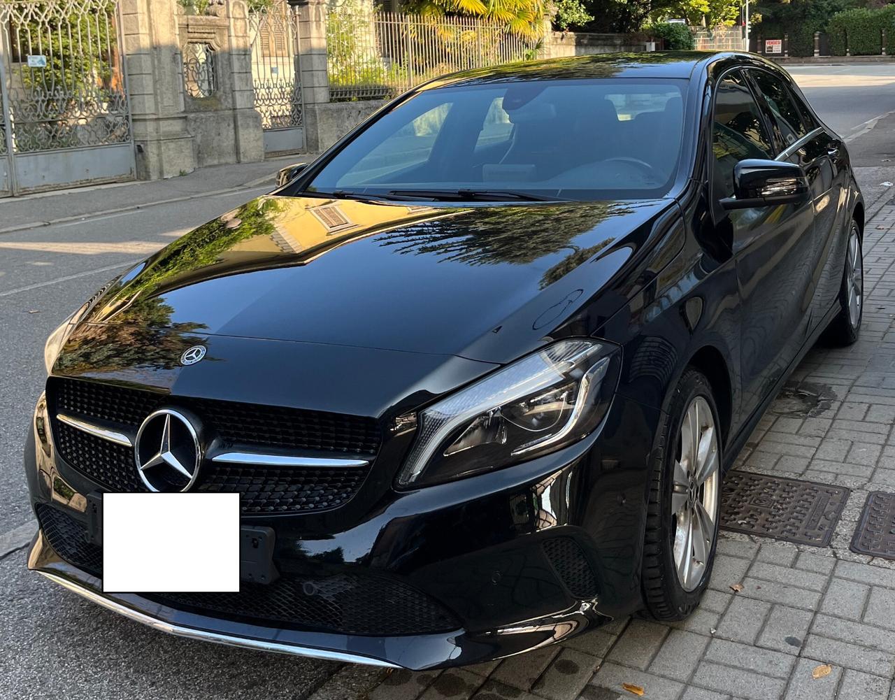 MERCEDES A180D SPORT - CAMBIO AUTOMATICO - ANCHE PER NEOPATENTATI