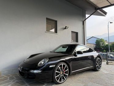 PORSCHE 911 911 Carrera 4 Coupé