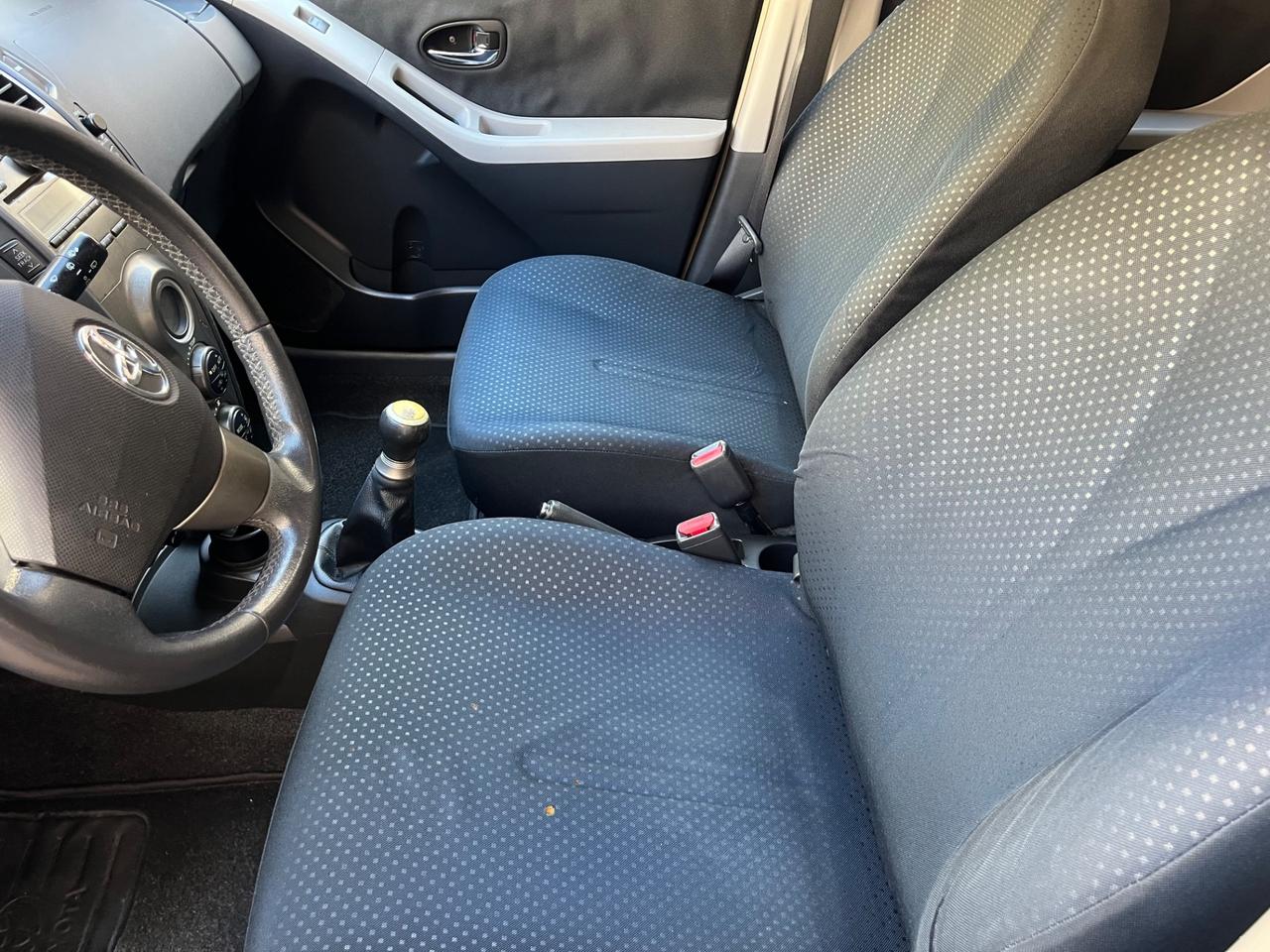 Toyota Yaris 1.0 5 porte Sol