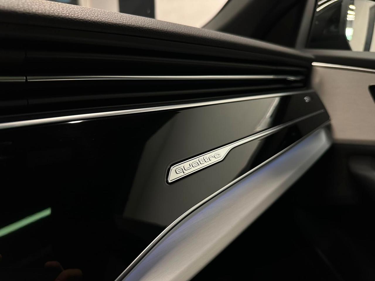 Audi Q8 TOTAL BLACK/MATRIX/TETTO LEASING