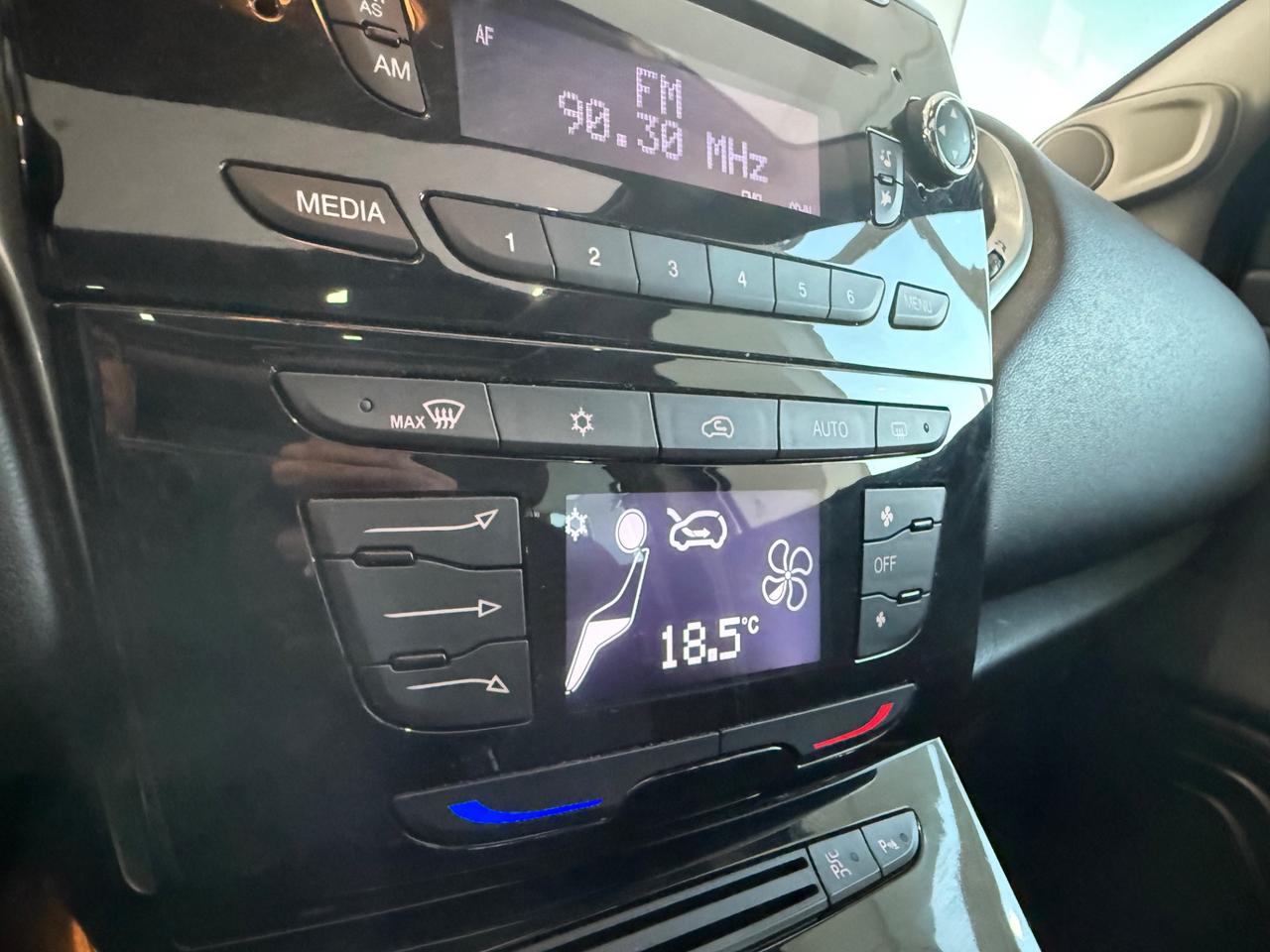 Lancia Ypsilon 1.3MJT95cv Platinum+TETTO APRIBILE2014