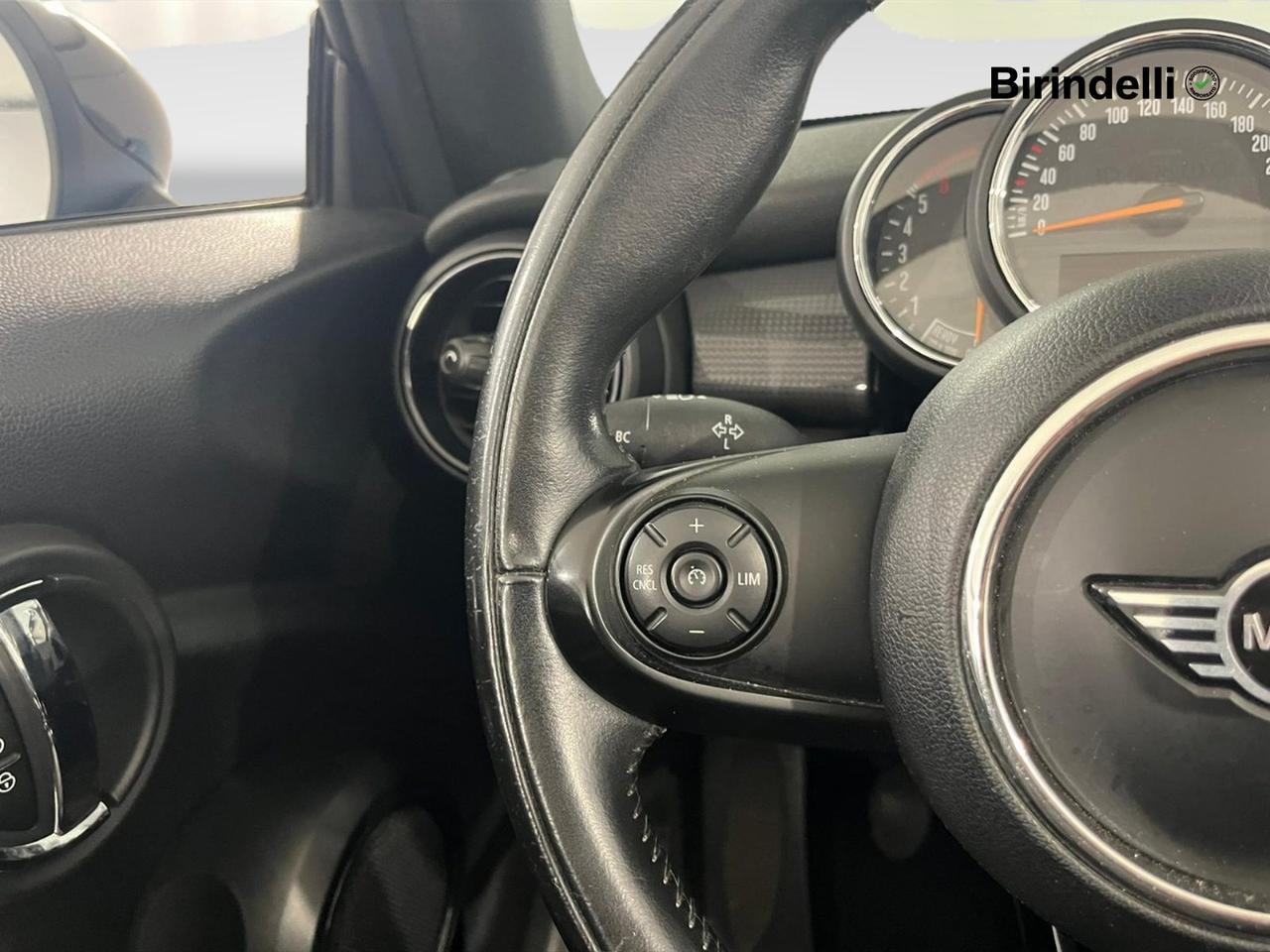 MINI Mini Cabrio (F57) - Mini 1.5 Cooper D Cabrio