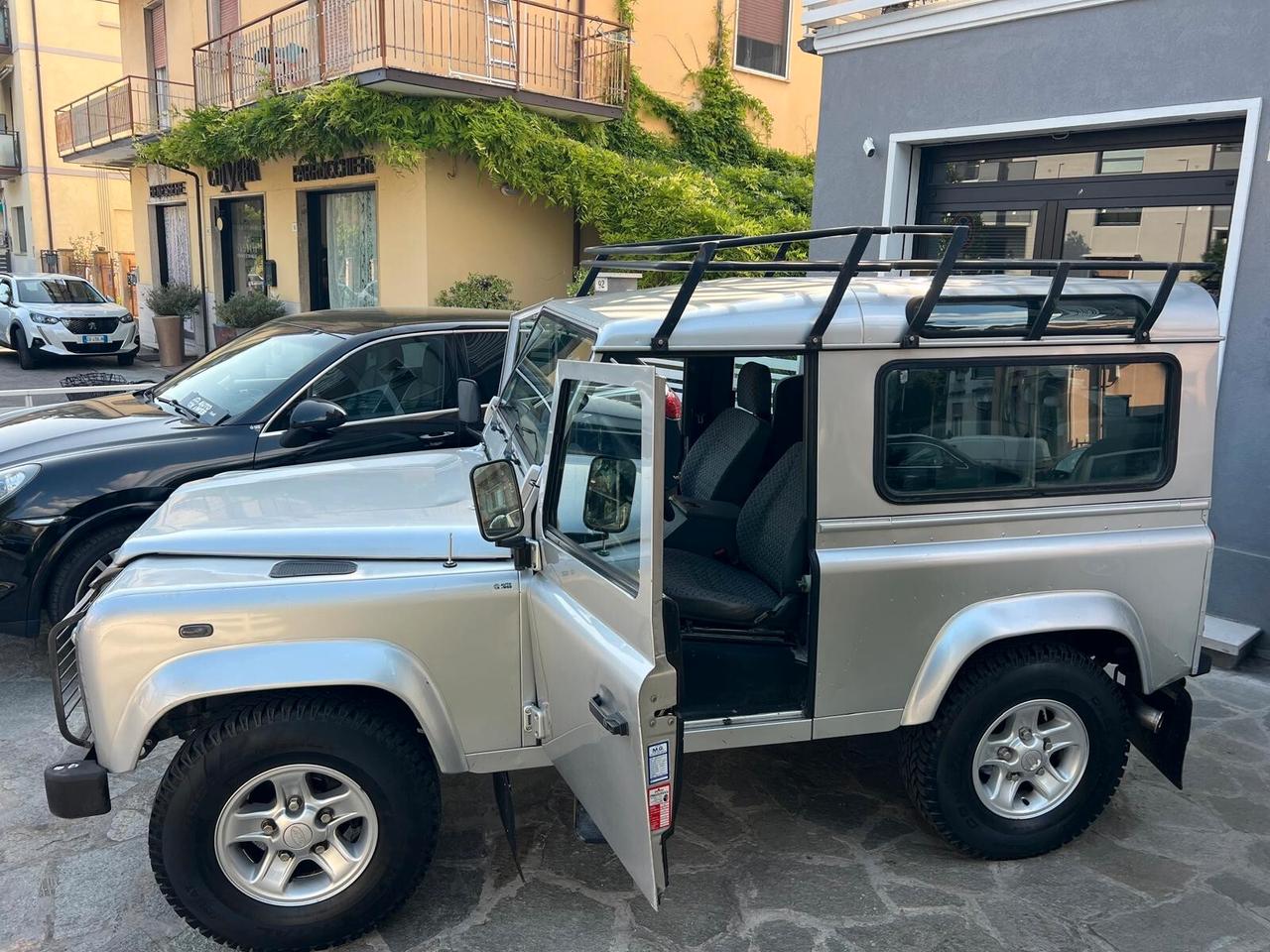 LAND ROVER DEFENDER 90 2.5 Td5 SW SE 6 posti