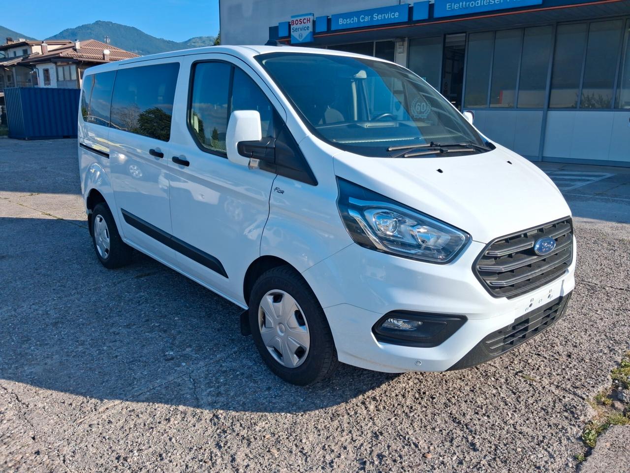 Ford Transit Custom 320 2.0 EcoBlue PC Combi Entry