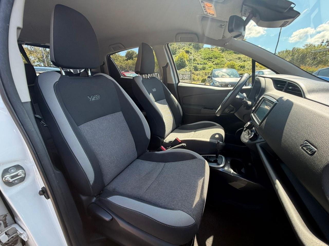 Toyota Yaris 1.5 Hybrid 5 porte Y20 Bitone